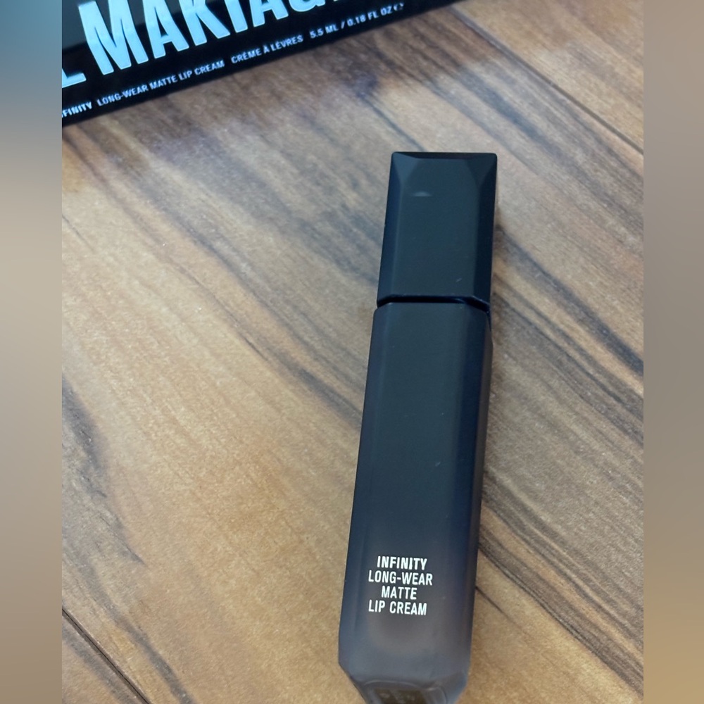 IL MAKIAGE infinity long wear matted lip cream flirt color #428